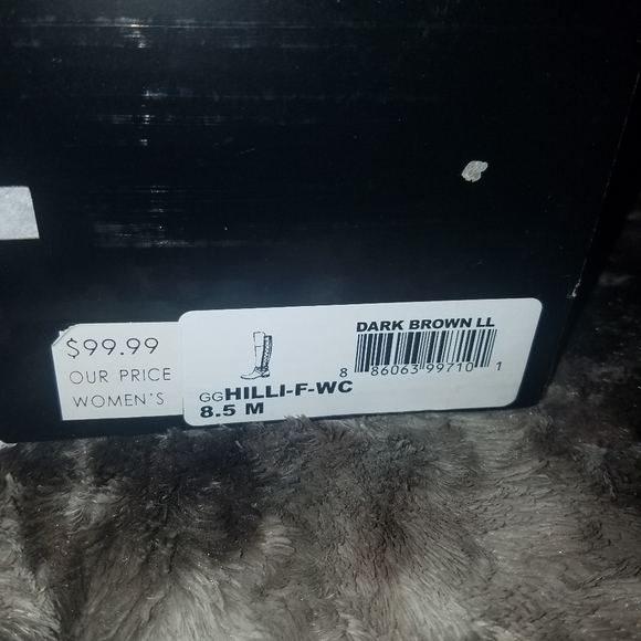 Boots - Picture 3 of 9